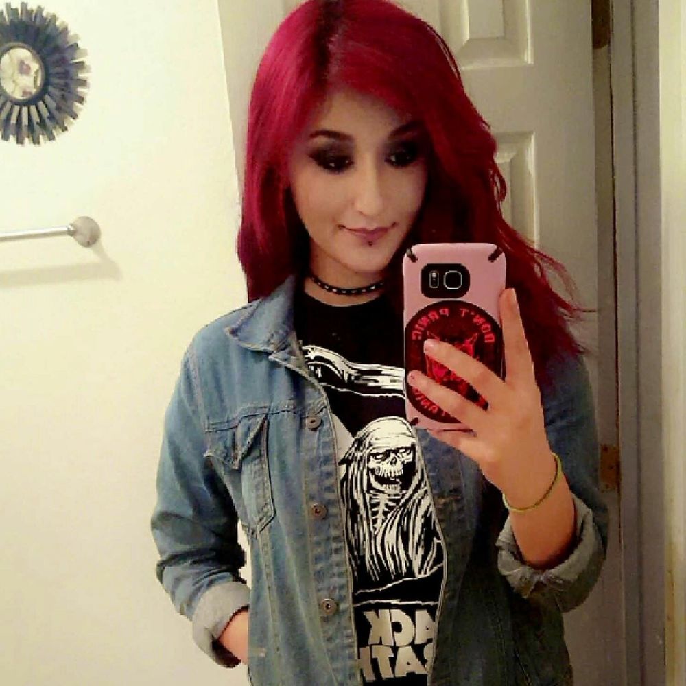 Meet your Posher, Laura